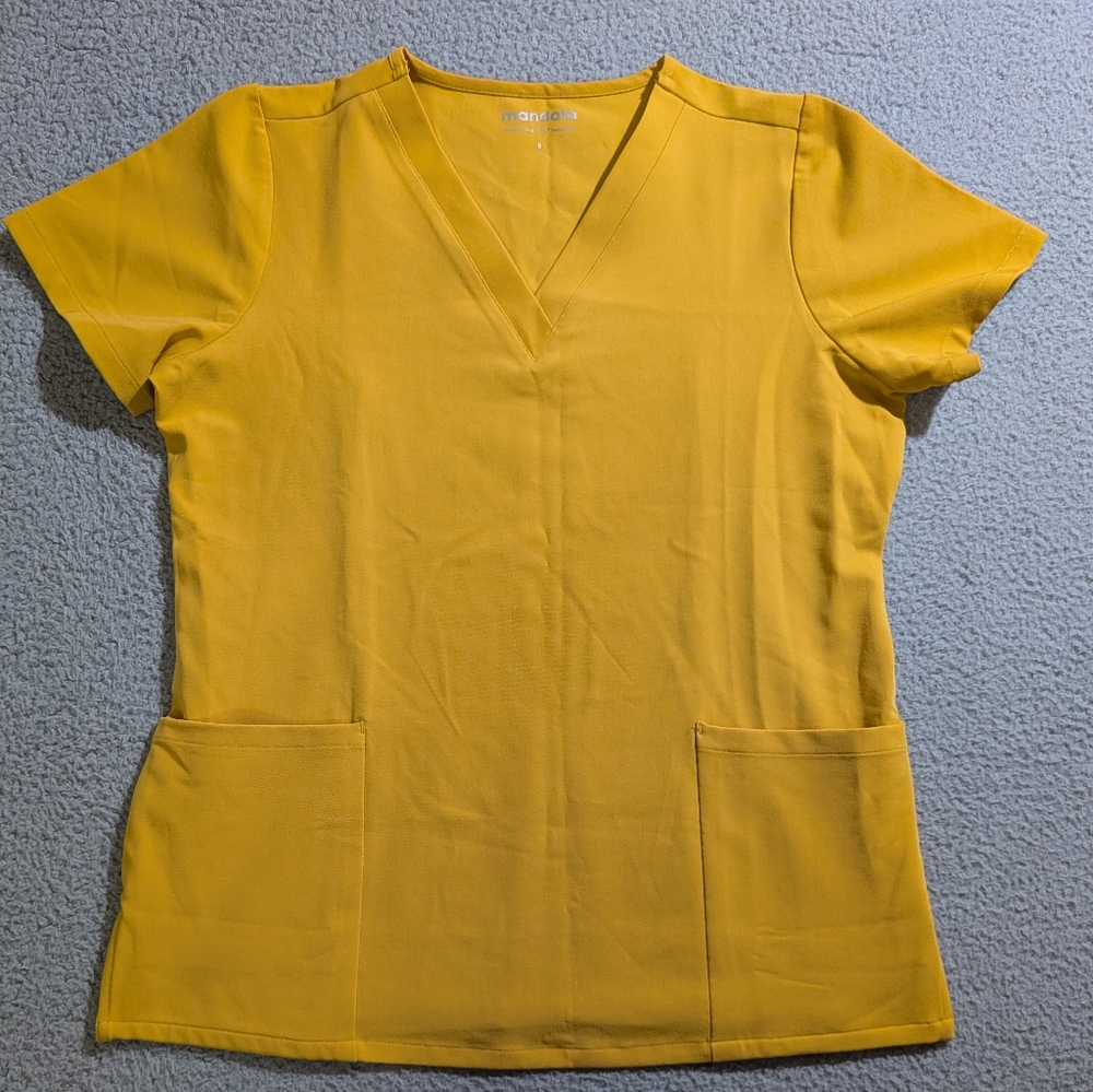 Mandala EquaTek Women Yellow Short Sleeve V Neck 6 Pocket Medical Scrub Top Sz S